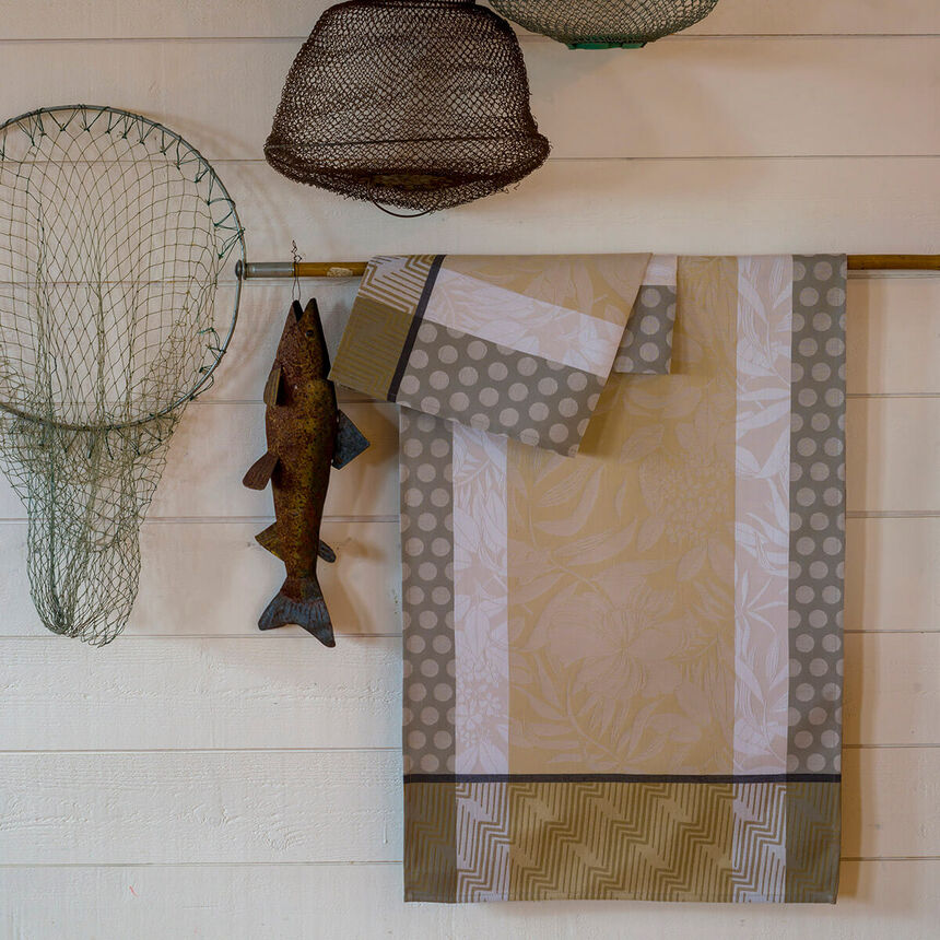 Chemin de table Nature Urbaine Chene 50x150 100% coton, , hi-res image number 0