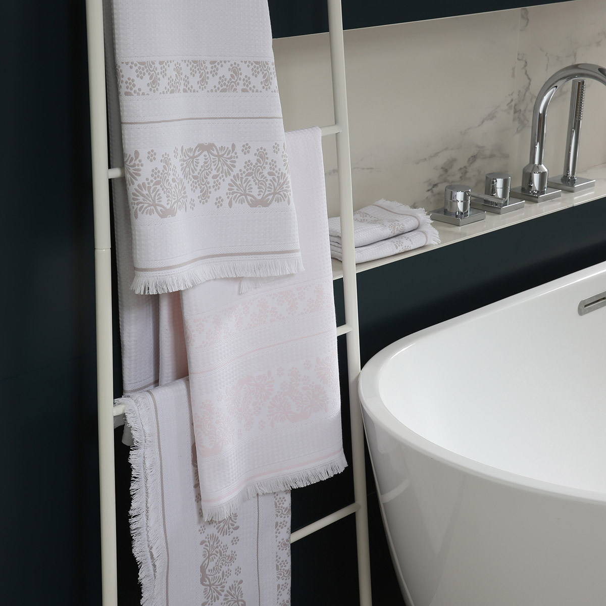 Serviette de toilette broderie montagne Bouquetin- Serviette montagne